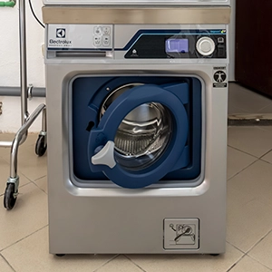 Strojevi za kemijsko čišćenje i profesionalno pranje rublja u VECO CLEAN-u